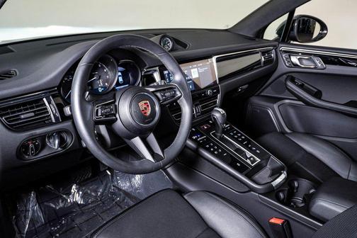 2025 Porsche Macan **PORSCHE CERTIFIED**