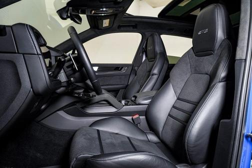 2025 Porsche Cayenne GTS