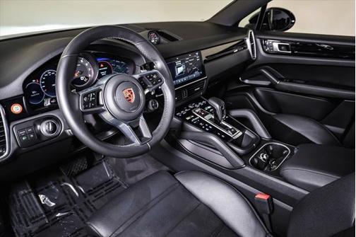 2022 Porsche Cayenne **PORSCHE CERTIFIED**
