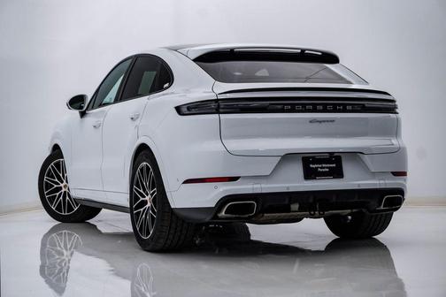 Carrara White Metallic 2025 Porsche Cayenne Cayenne