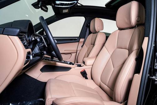 2025 Porsche Macan **PORSCHE CERTIFIED**