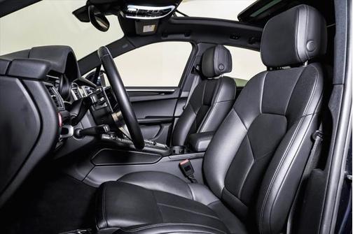 2018 Porsche Macan Base