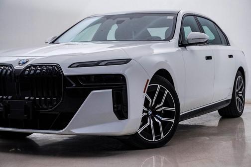 2025 BMW 760 760i xDrive