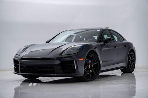 2026 Porsche Panamera 4
