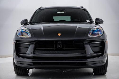 Volcano Grey Metallic 2026 Porsche Macan Macan