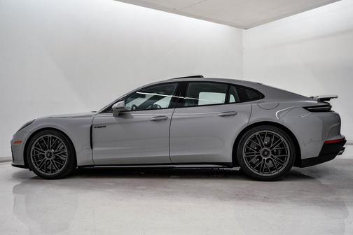 2026 Porsche Panamera Turbo