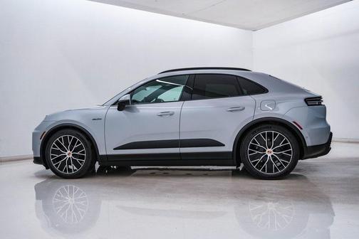 2025 Porsche Macan 4