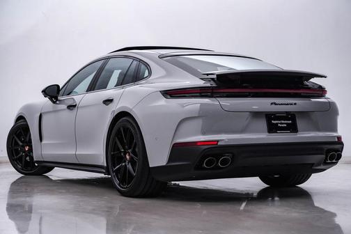 2026 Porsche Panamera 4