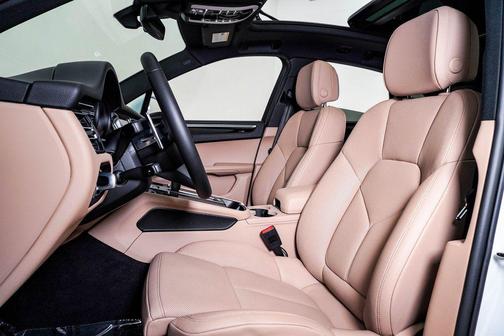 2025 Porsche Macan **PORSCHE CERTIFIED**