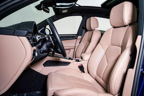 2025 Porsche Macan **PORSCHE CERTIFIED**