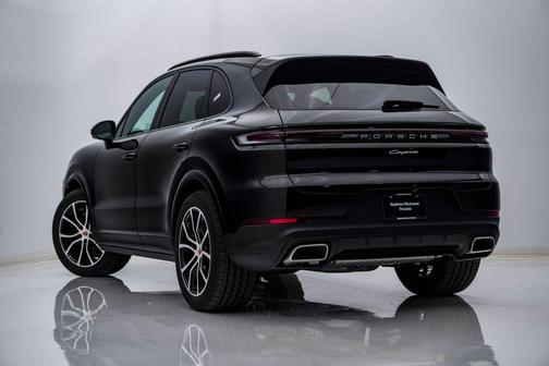 Chromite Black Metallic 2026 Porsche Cayenne Cayenne