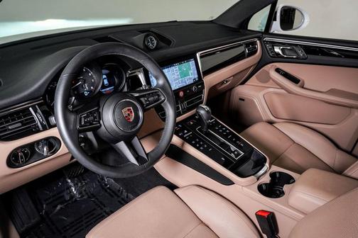 2025 Porsche Macan **PORSCHE CERTIFIED**