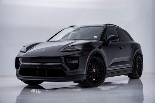 2026 Porsche Macan 4