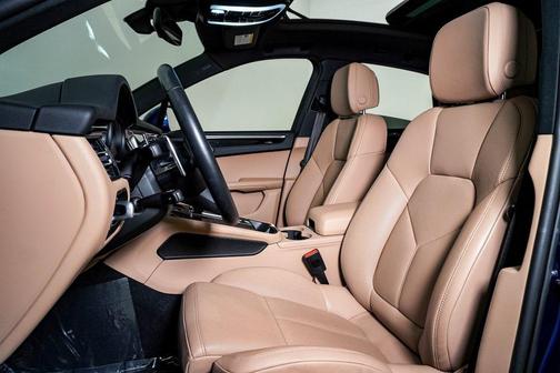 2025 Porsche Macan **PORSCHE CERTIFIED**