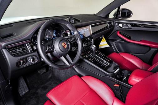 2023 Porsche Macan T