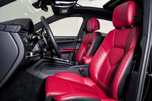2023 Porsche Macan T