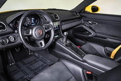 2024 Porsche 718 Cayman GTS