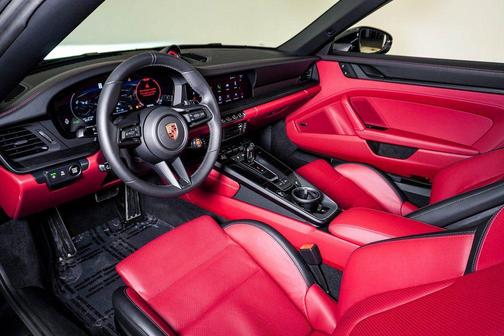 2025 Porsche 911 Targa 4 GTS