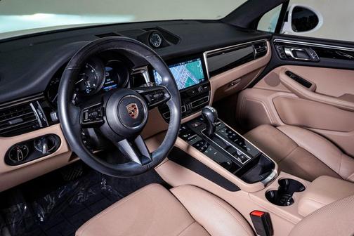 2023 Porsche Macan **PORSCHE CERTIFIED**