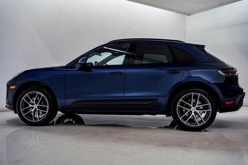 Gentian Blue Metallic 2025 Porsche Macan T
