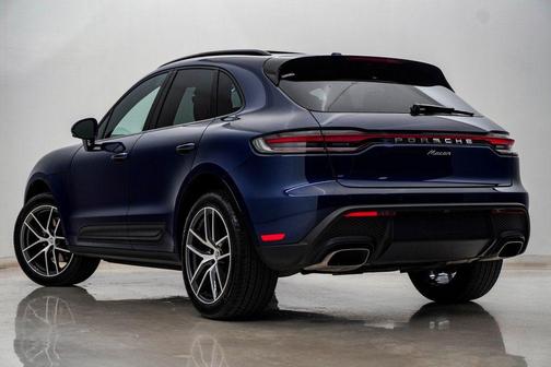 Gentian Blue Metallic 2025 Porsche Macan T