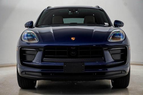 Gentian Blue Metallic 2025 Porsche Macan T