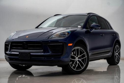 Gentian Blue Metallic 2025 Porsche Macan T
