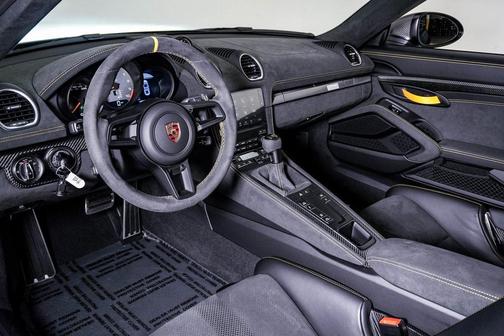 2025 Porsche 718 Cayman GT4 RS