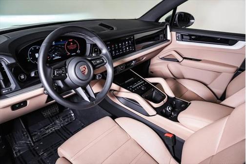 2024 Porsche Cayenne Base (Tiptronic)