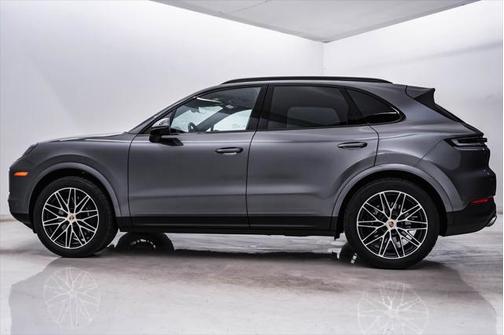 2024 Porsche Cayenne Base (Tiptronic)