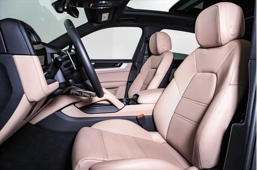 2024 Porsche Cayenne Base (Tiptronic)