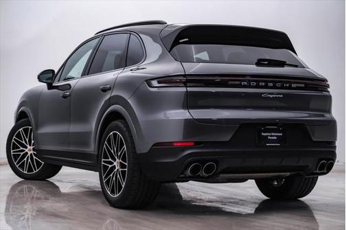 2024 Porsche Cayenne Base (Tiptronic)