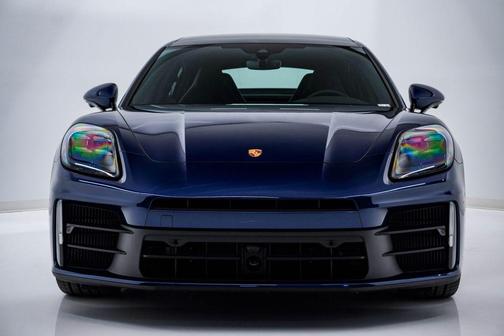 2026 Porsche Panamera 4