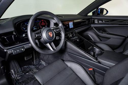 2026 Porsche Panamera 4