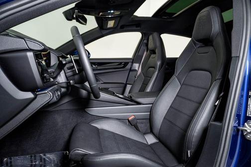 2026 Porsche Panamera 4