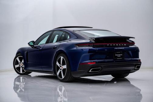2026 Porsche Panamera 4