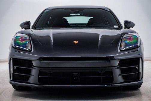 2026 Porsche Panamera 4
