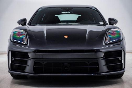 2026 Porsche Panamera 4