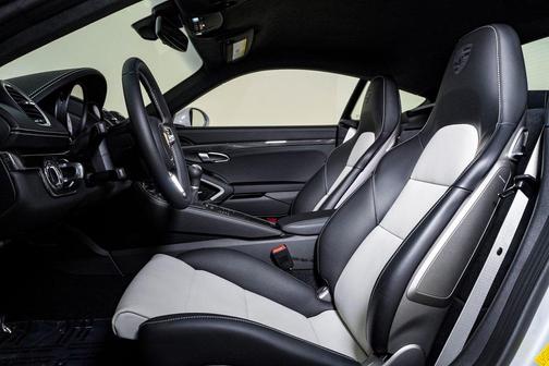 2025 Porsche 718 Cayman GTS