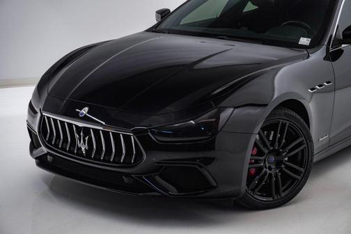 Nero 2019 Maserati Ghibli S Q4 GranSport