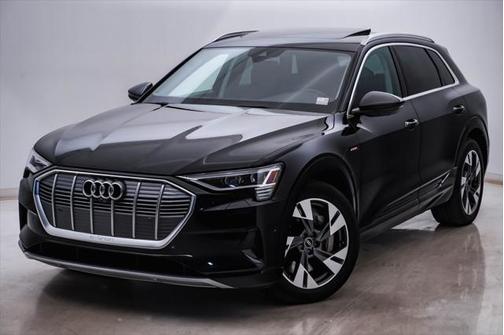 2021 Audi e-tron Premium Plus