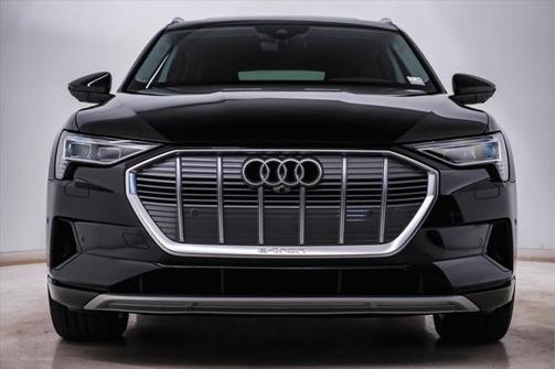 2021 Audi e-tron Premium Plus