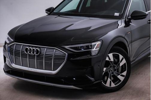 2021 Audi e-tron Premium Plus