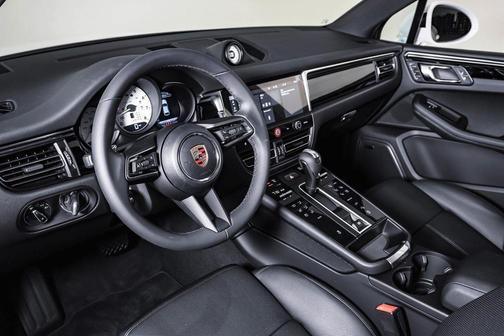 2026 Porsche Macan 