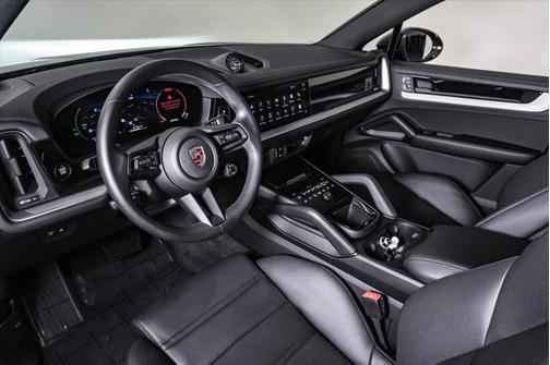 2024 Porsche Cayenne **PORSCHE CERTIFIED**