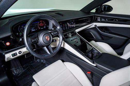 Volcano Grey Metallic 2025 Porsche Panamera 4