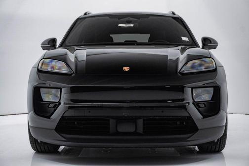 2026 Porsche Macan 4