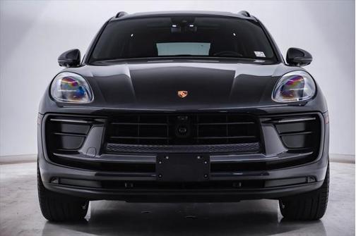 2023 Porsche Macan Base