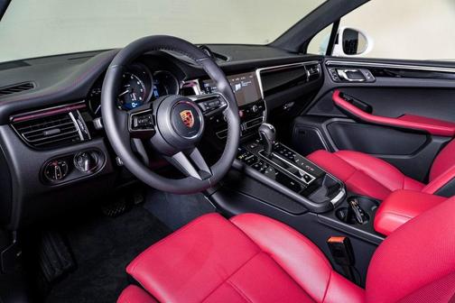 2026 Porsche Macan 