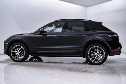 2022 Porsche Macan Base